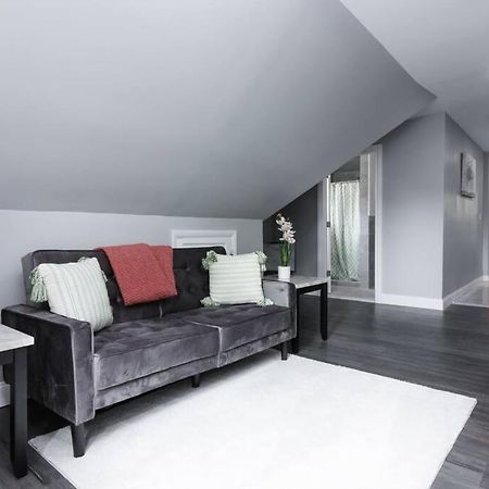 Cozy Micro Apartment, Minutes From Falls ナイアガラフォールズ エクステリア 写真