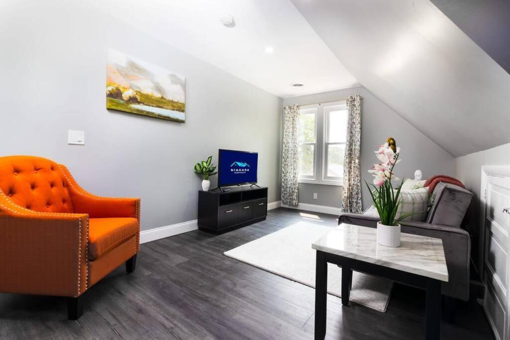Cozy Micro Apartment, Minutes From Falls ナイアガラフォールズ エクステリア 写真