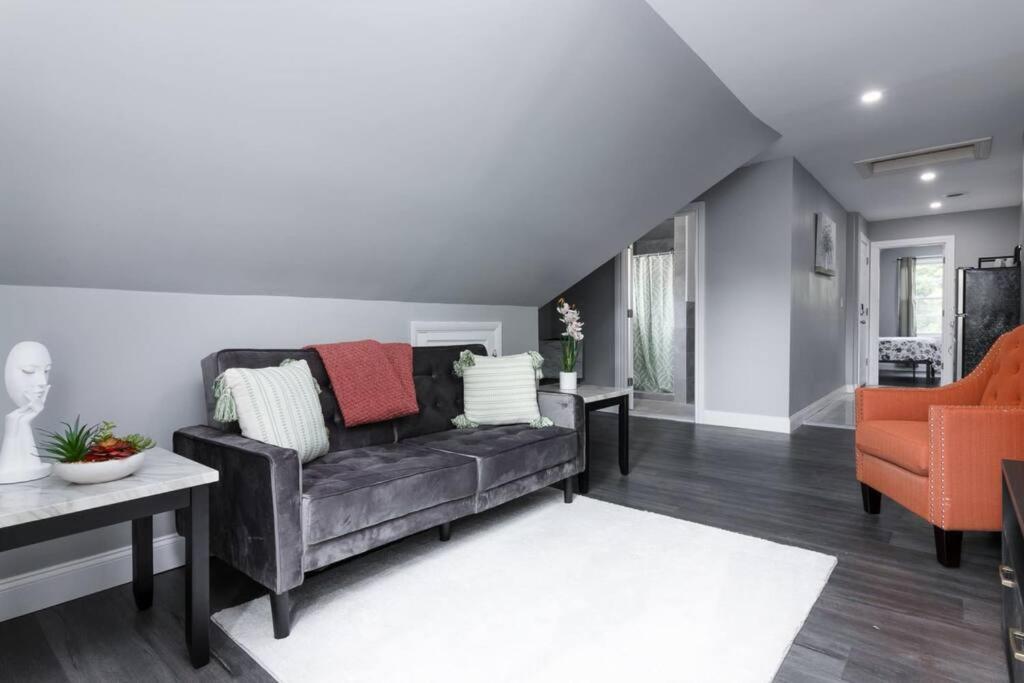 Cozy Micro Apartment, Minutes From Falls ナイアガラフォールズ エクステリア 写真